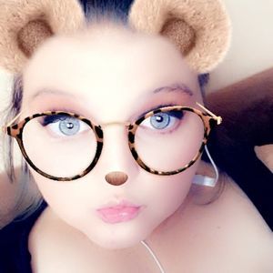 Meet your Posher, Carla